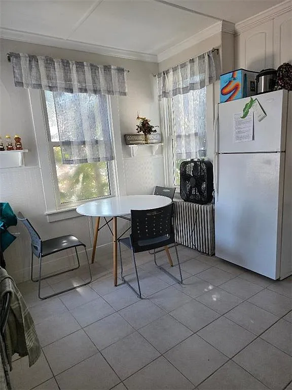 3 bed, 1.0 bath, 900 sqft, $2,850 — Photo 3