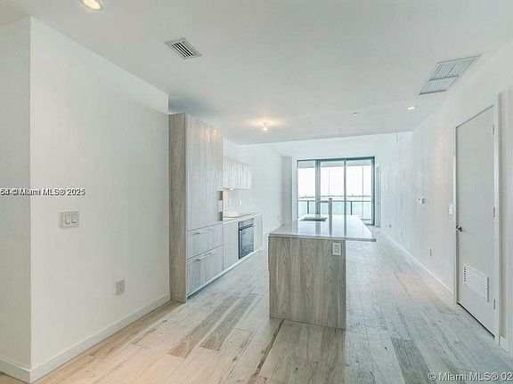 3rd image of 480 NE 31st St Unit 1002