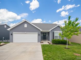2714 Winding Valley Dr, Fenton, MO 63026