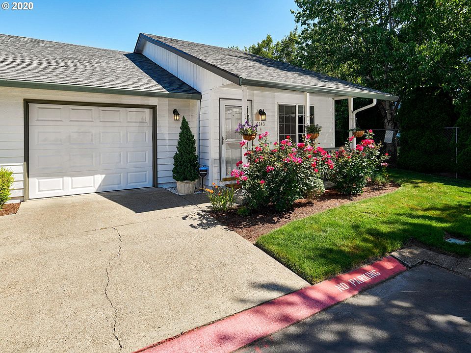 1st image of 6243 SE Luna Way