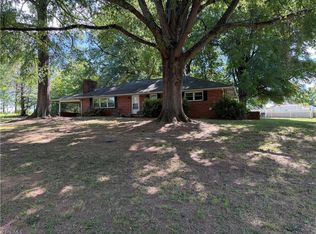 2975 Bellaire Cir, Walkertown, NC 27051