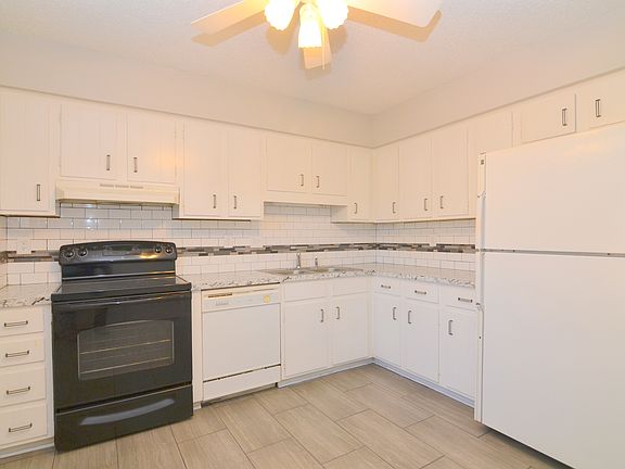 4th image of 6810 Farmingdale Dr