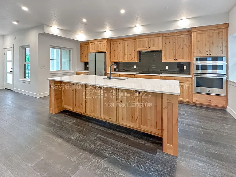 3586 N Adams St — Photo 4