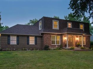 10515 Manor Rd, Leawood, KS 66206