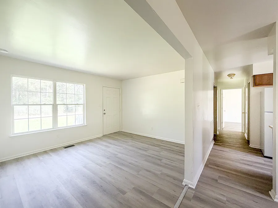 3 bed, 1200 sqft, $1,399 — Photo 4