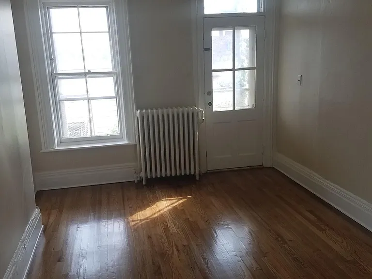 8 Irving St #2 — Photo 4
