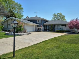 13051 Pueblo Ct, Palos Heights, IL 60463