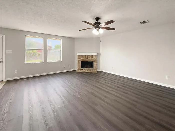 2043 Plains Ct — Photo 10