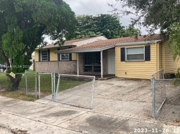 4756 SW 22nd St, Pompano Beach, FL 33317