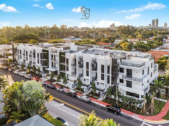 5th image of 1032 15th St Penthouse 308
