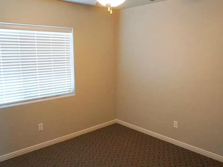 3720 Gates Cir — Photo 9