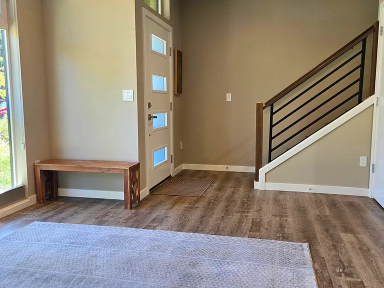 Bonus room! Use this space for your home office, den or kid's playroom
