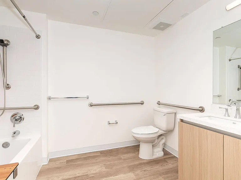 Woodlake Apartments — Photo 24
