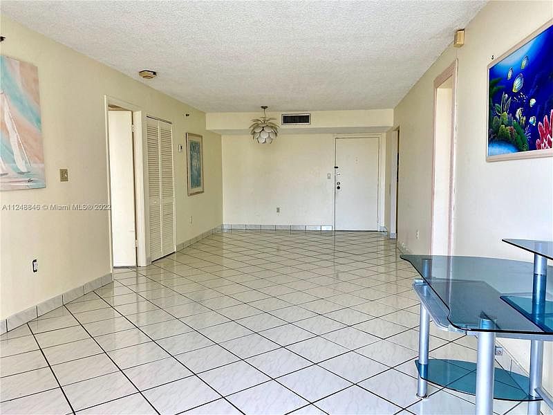 1st image of 210 174th St APT 1607