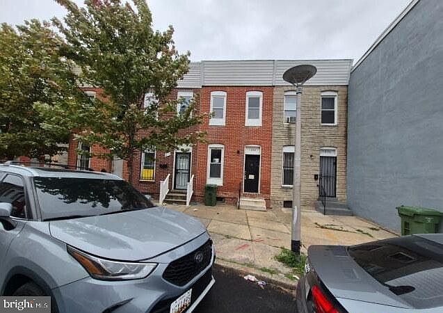 1st image of 1832 Hope St