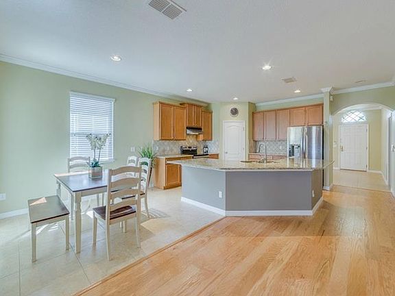 5th image of 2915 Whistlewood Dr