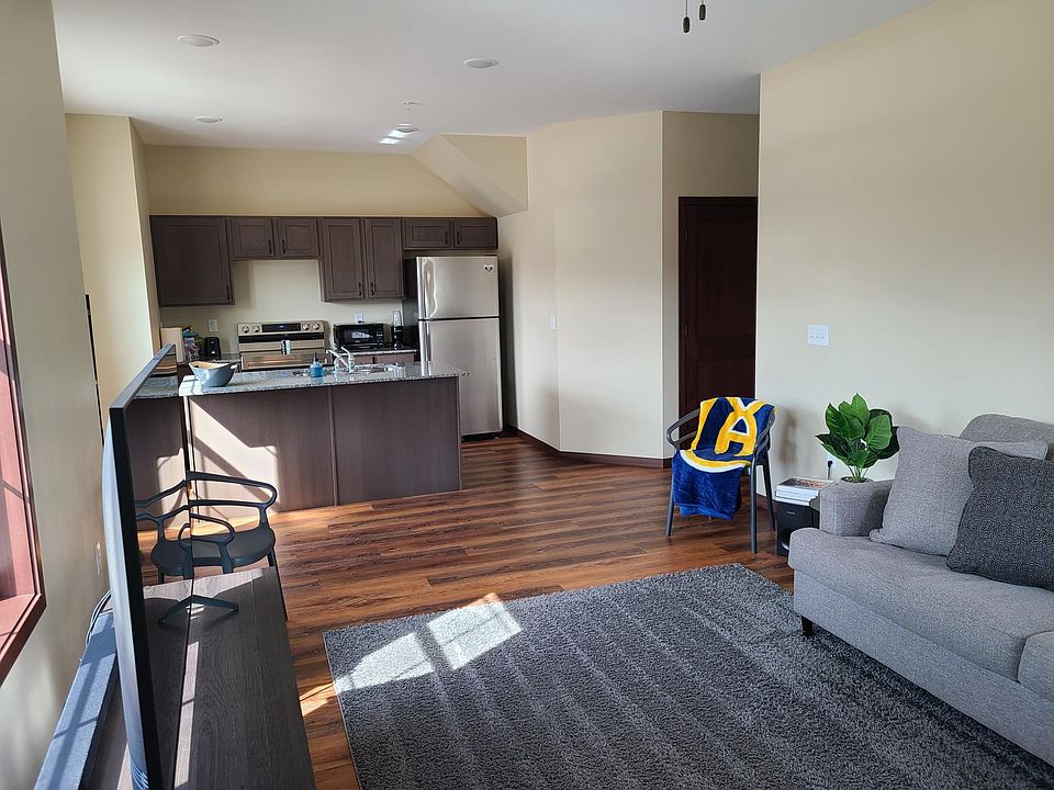 902 Menomonie St 4, Eau Claire, WI 54703 Zillow
