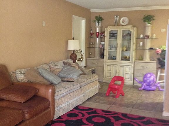 4th image of 401 N Loxahatchee Dr