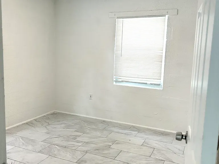138 W 8th St #25 — Photo 7