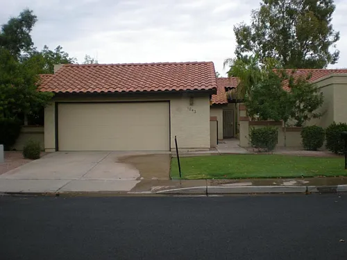 1043 S Rose Photo 1