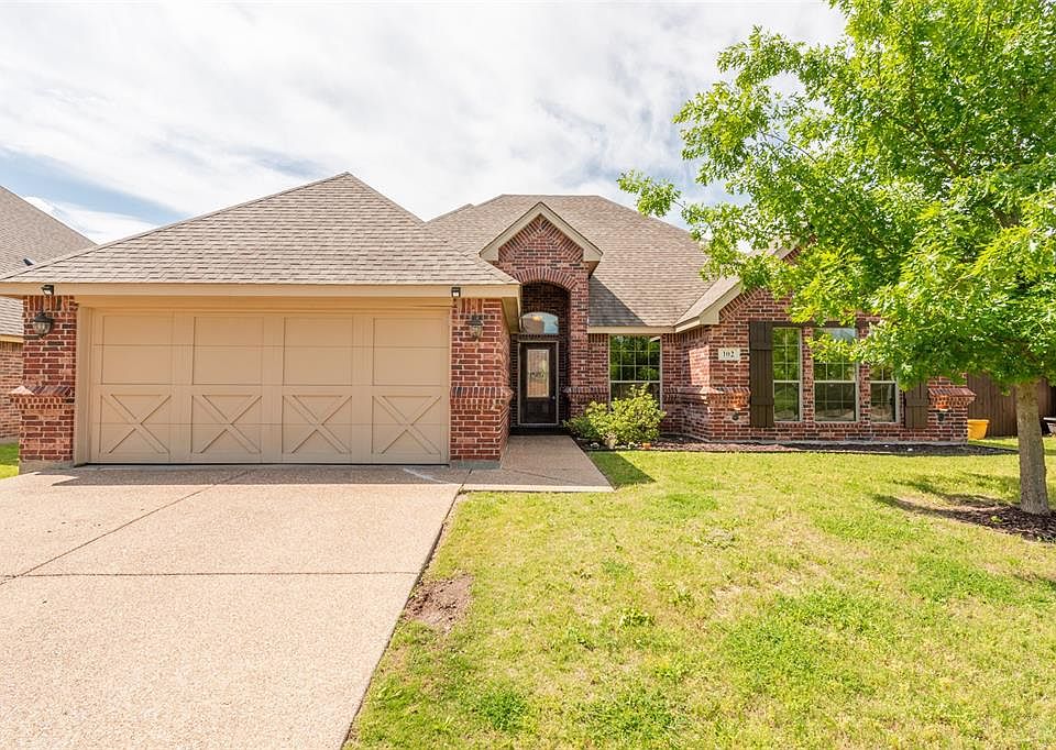 1st image of 102 Versailles Ln
