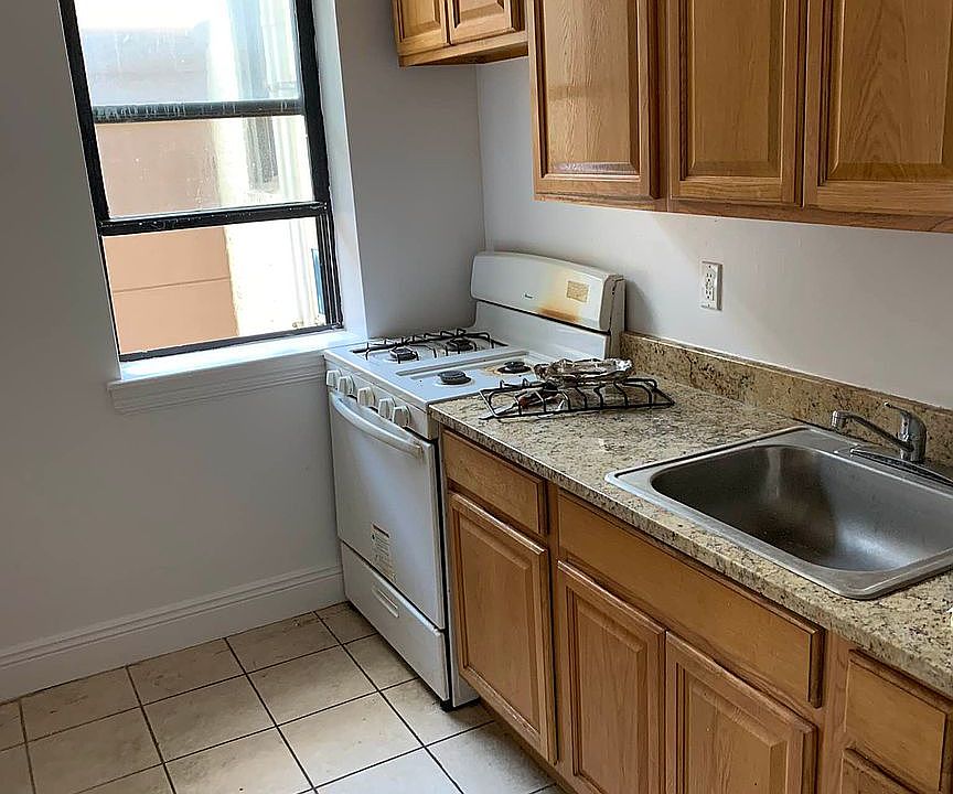 1st image of 3450 43rd St APT 3L