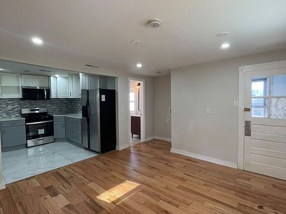 2nd image of 97 Cedar Ct #2