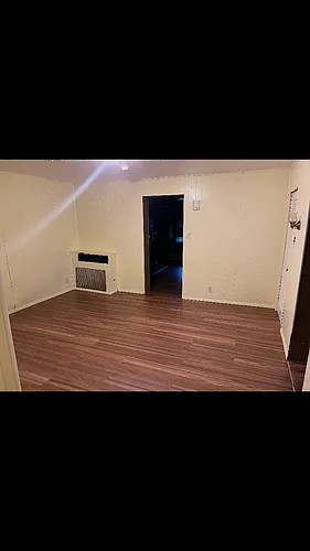 303 2nd St Photo 1
