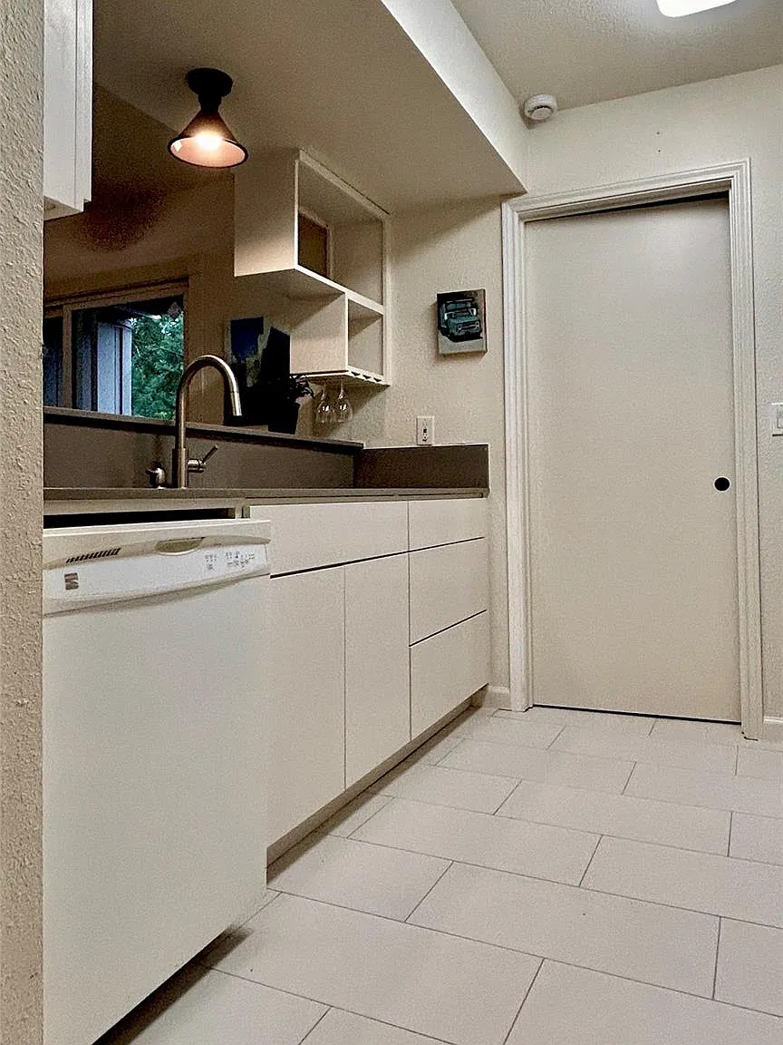 2 bed, 1.5 bath, 1144 sqft, $1,950 — Photo 3