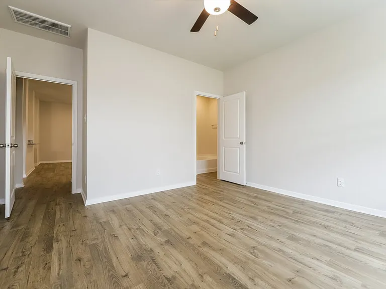 16435 Honeysuckle Hill Dr — Photo 12