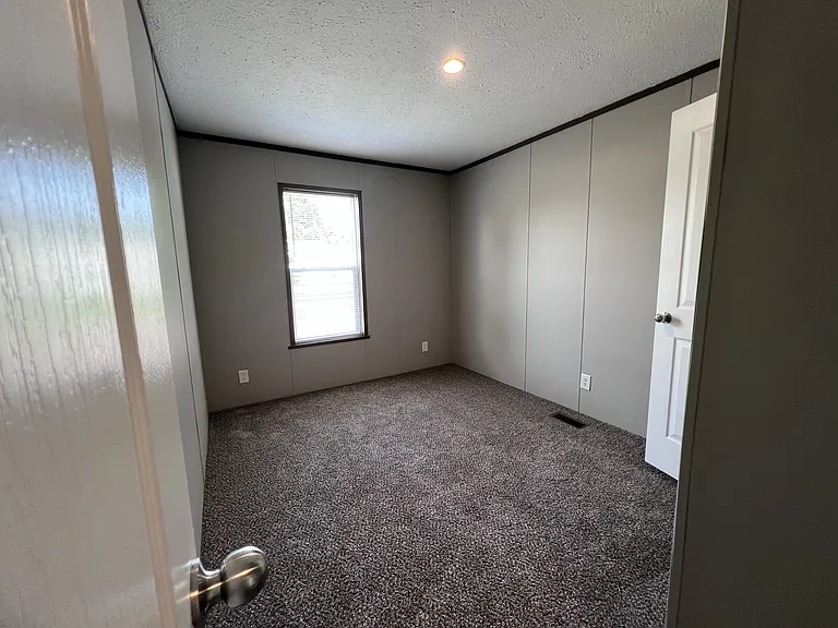 60 Locust Ave #60 — Photo 16