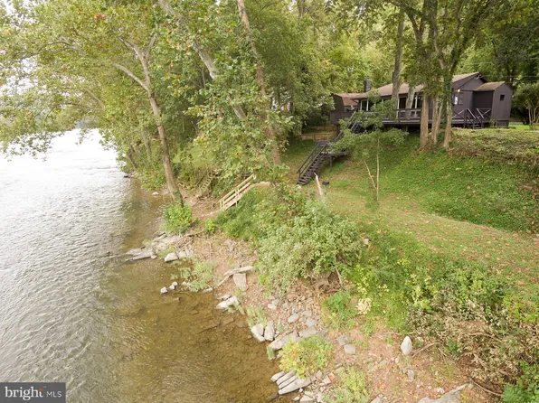 1069 Riverview Shores Dr, Front Royal, VA 22630