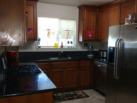 4th image of 617 Potomac Ave