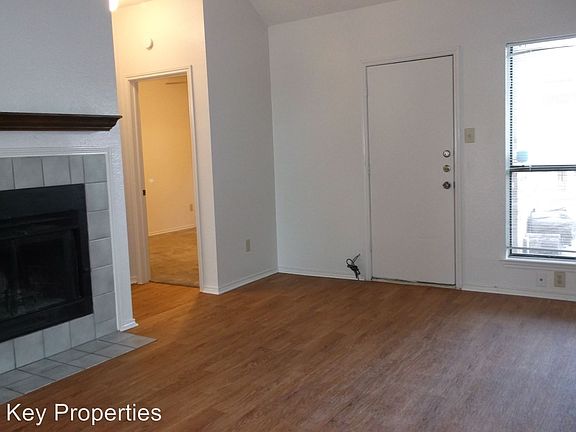 4th image of 726 Bordeaux Dr