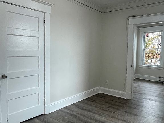 5th image of 14 Hilliard Ave APT 5