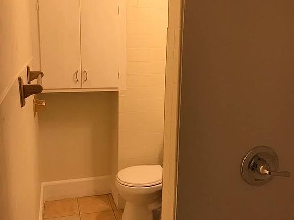 5th image of 403 Guilford Ave #1