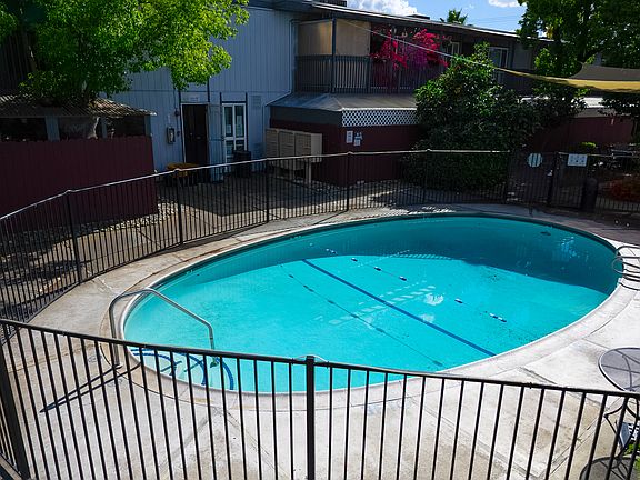 5th image of 2940 Eastern Ave #Fbe3ac1f3