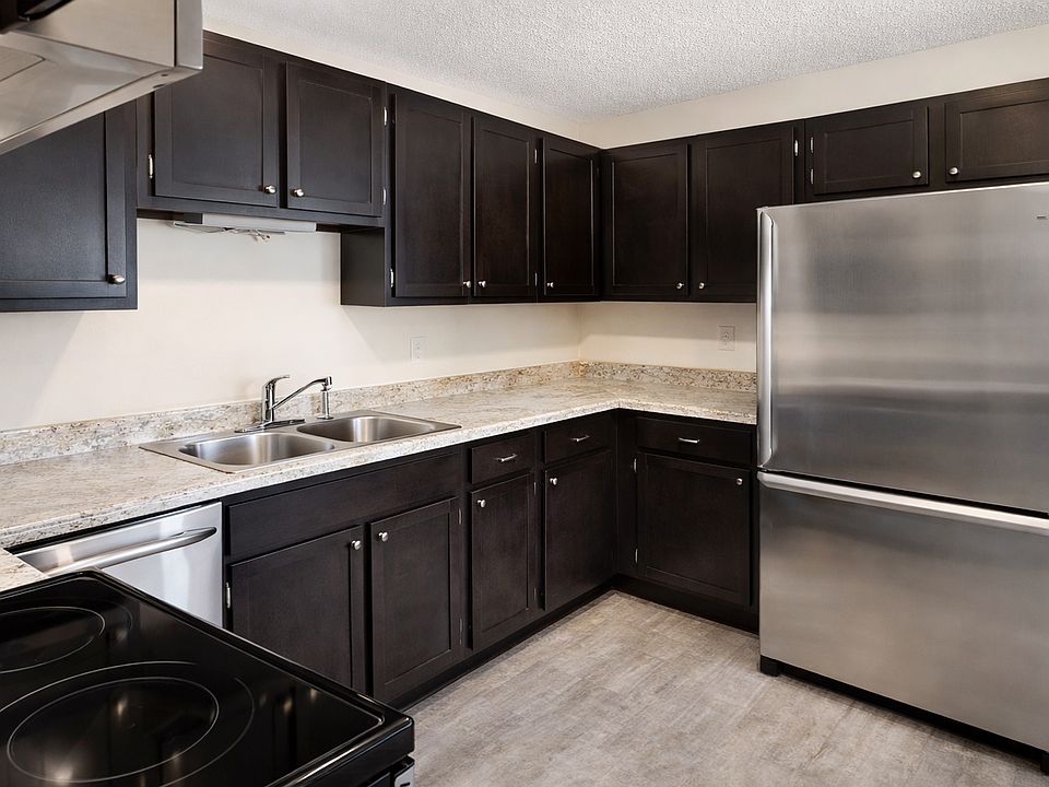 1st image of 540-550 Greenhaven Rd #102