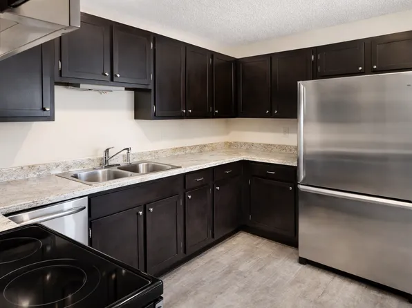 Greenhaven Apartments, 540-550 Greenhaven Rd #102, Anoka, MN 55303