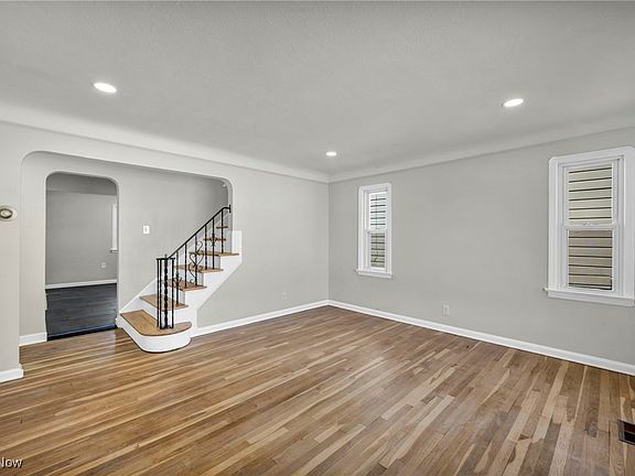 3rd image of 7903 Pinegrove Ave