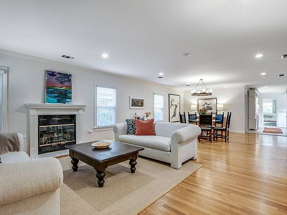 4th image of 421 Argo Ave