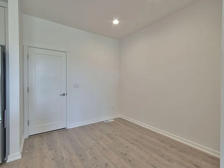 5617 SE Logan Ln — Photo 10