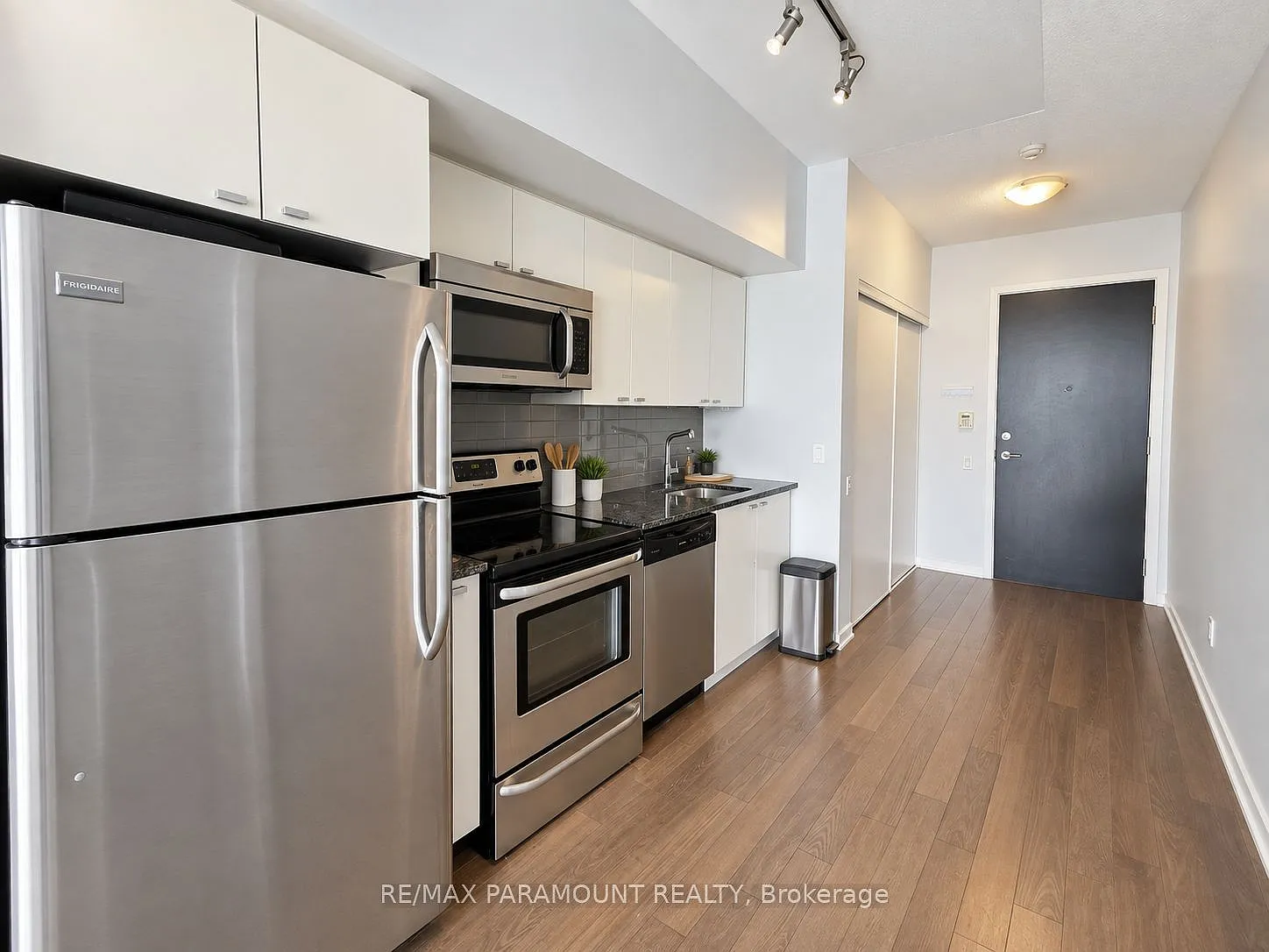 1 bed, $2,000 — Photo 3