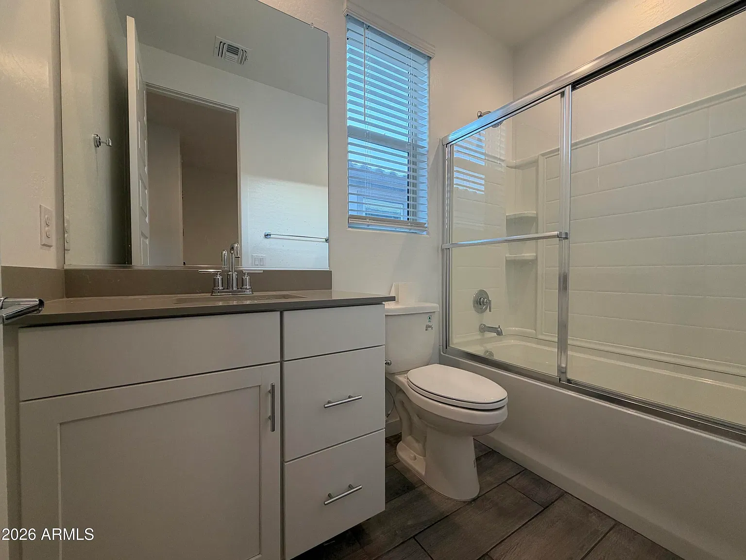 5 bed, 3.0 bath, 1953 sqft, $2,350 — Photo 4