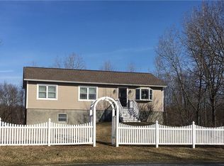 17 Blossom Grove Ct, Plattekill, NY 12528