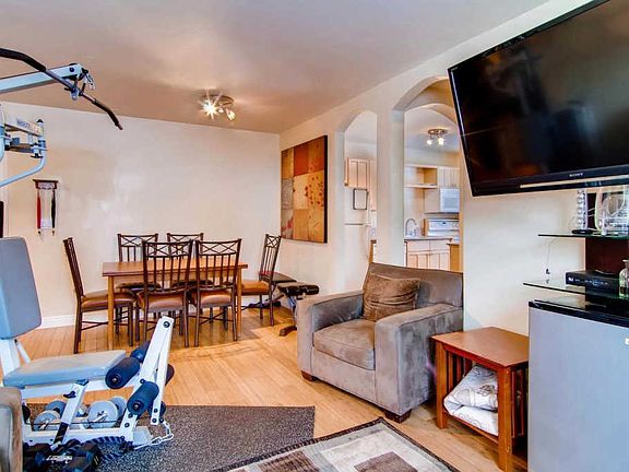 5th image of 831 W Beaver Creek Blvd #15