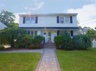8 Hallock St FLOOR 1, Farmingdale, NY 11735
