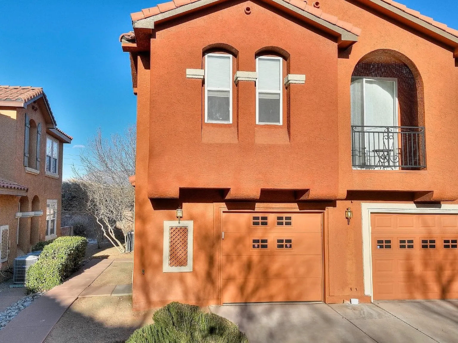 2 bed, 1165 sqft, $1,650 — Photo 1