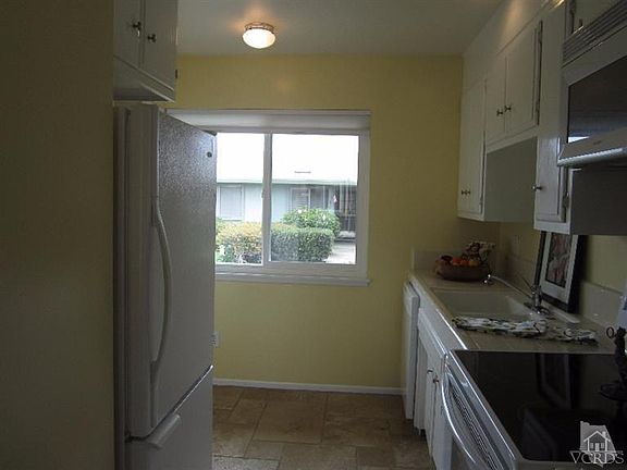 5th image of 27 W Garden Green Ave