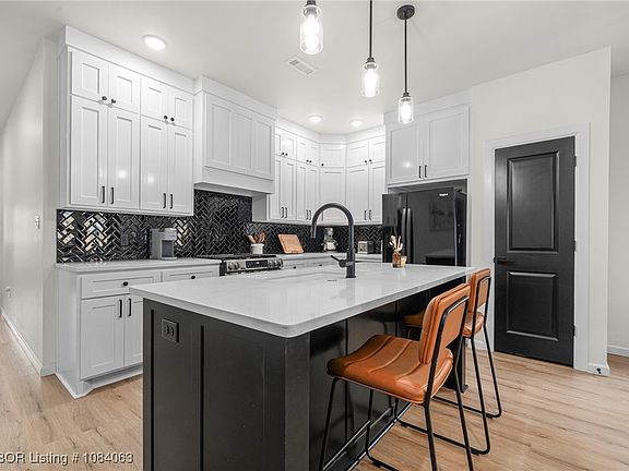 5th image of 9027 Carson Way